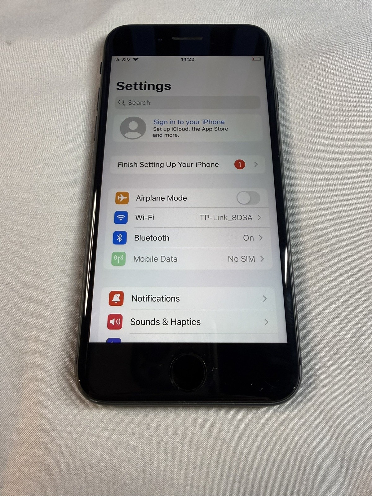 Apple iPhone 8 - 64GB - Space Grey (Unlocked) A1905 (GSM) GOOD