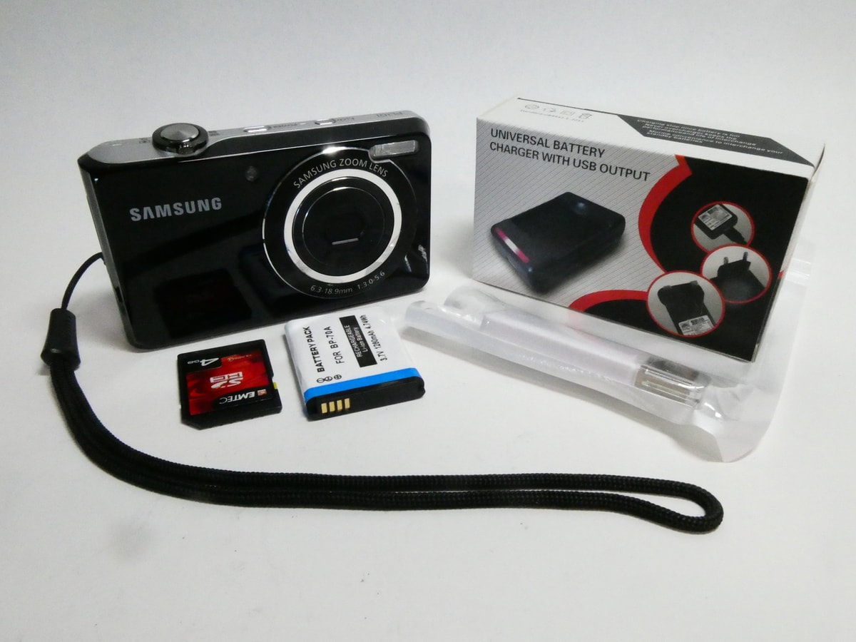 Samsung PL101 Selfie Front Screen 12M 3x Zoom Black Camera & 4GB SD **READ**
