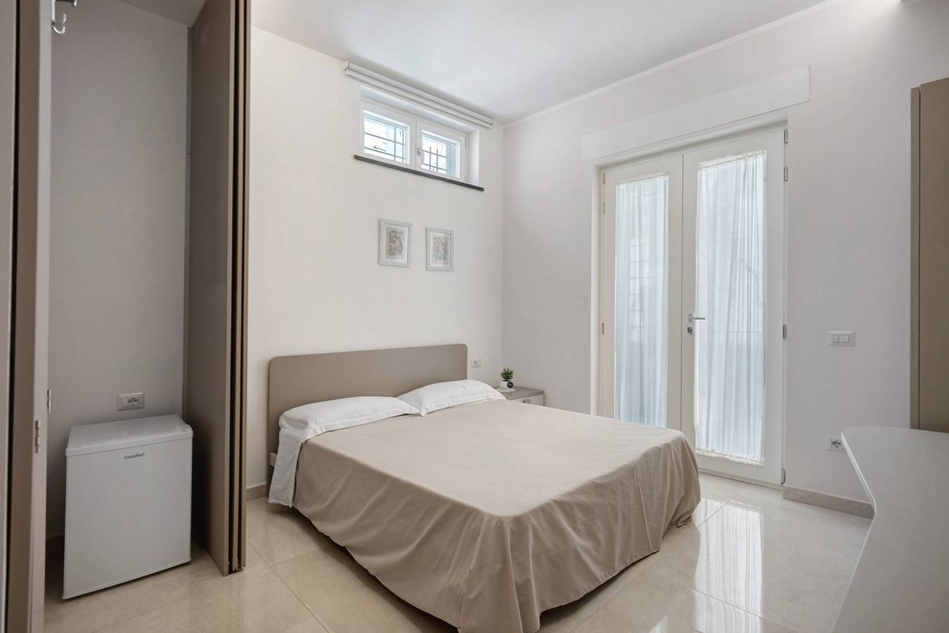 Hotell i Neapel provins från 54 kr per natt