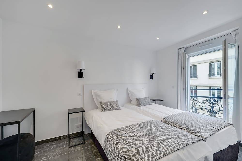 Hotell i Paris från 157 kr per natt