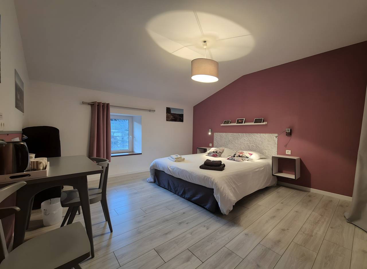 Hotell i Riols från 220 kr per natt