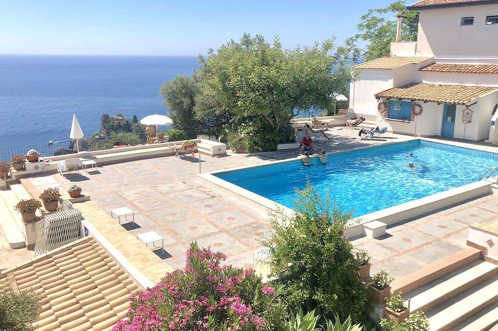 Hotell i Taormina från 506 kr per natt