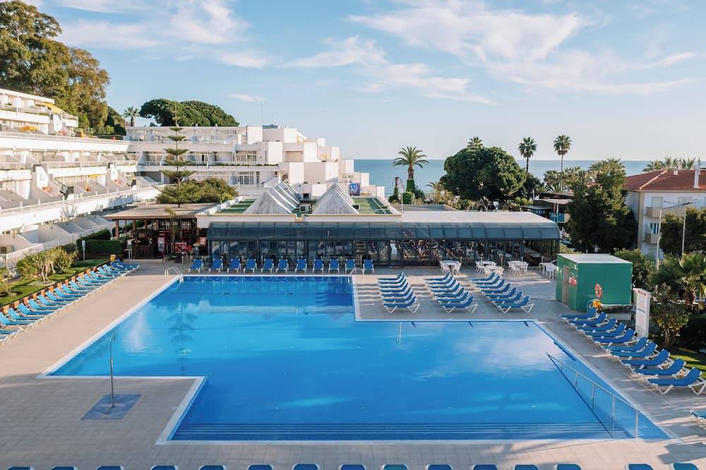 Hotell i Albufeira från 366 kr per natt
