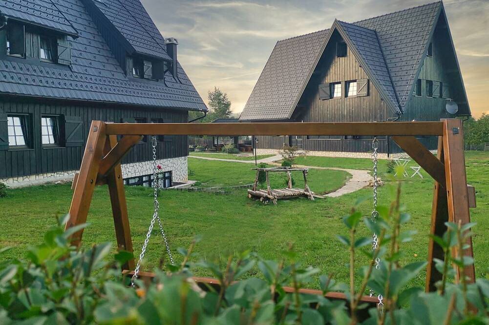 Hotell i Smoljanac från 233 kr per natt