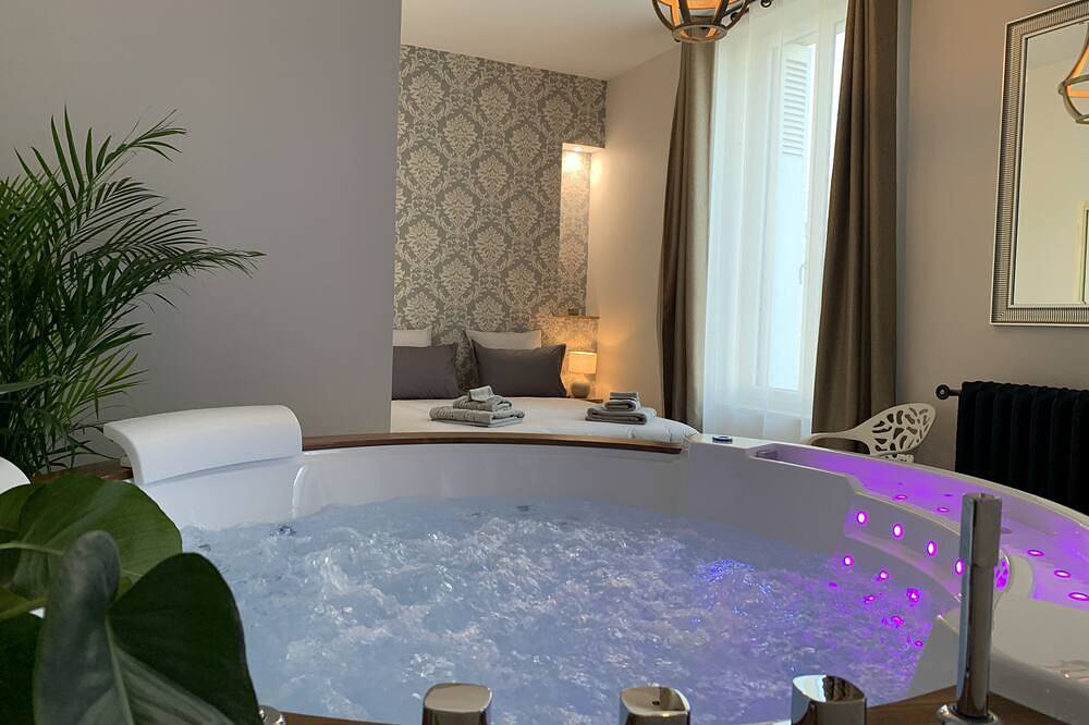 Hotell i Bourgueil från 211 kr per natt