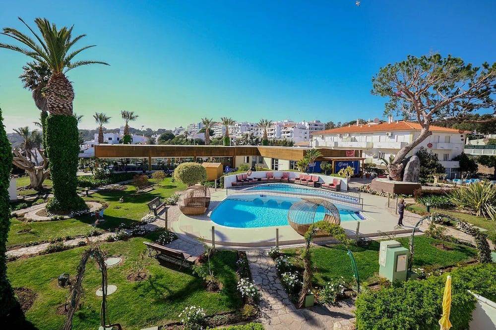 Hotell i Albufeira från 266 kr per natt
