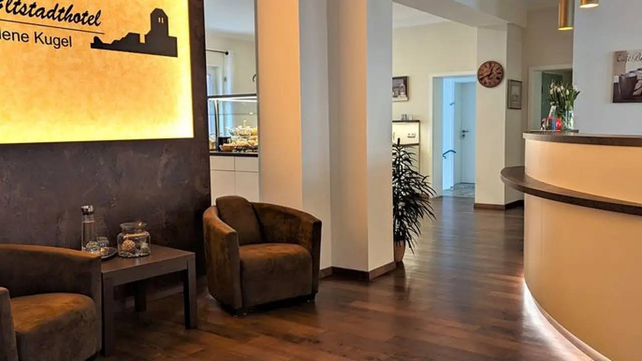 Hotell i Waren från 208 kr per natt
