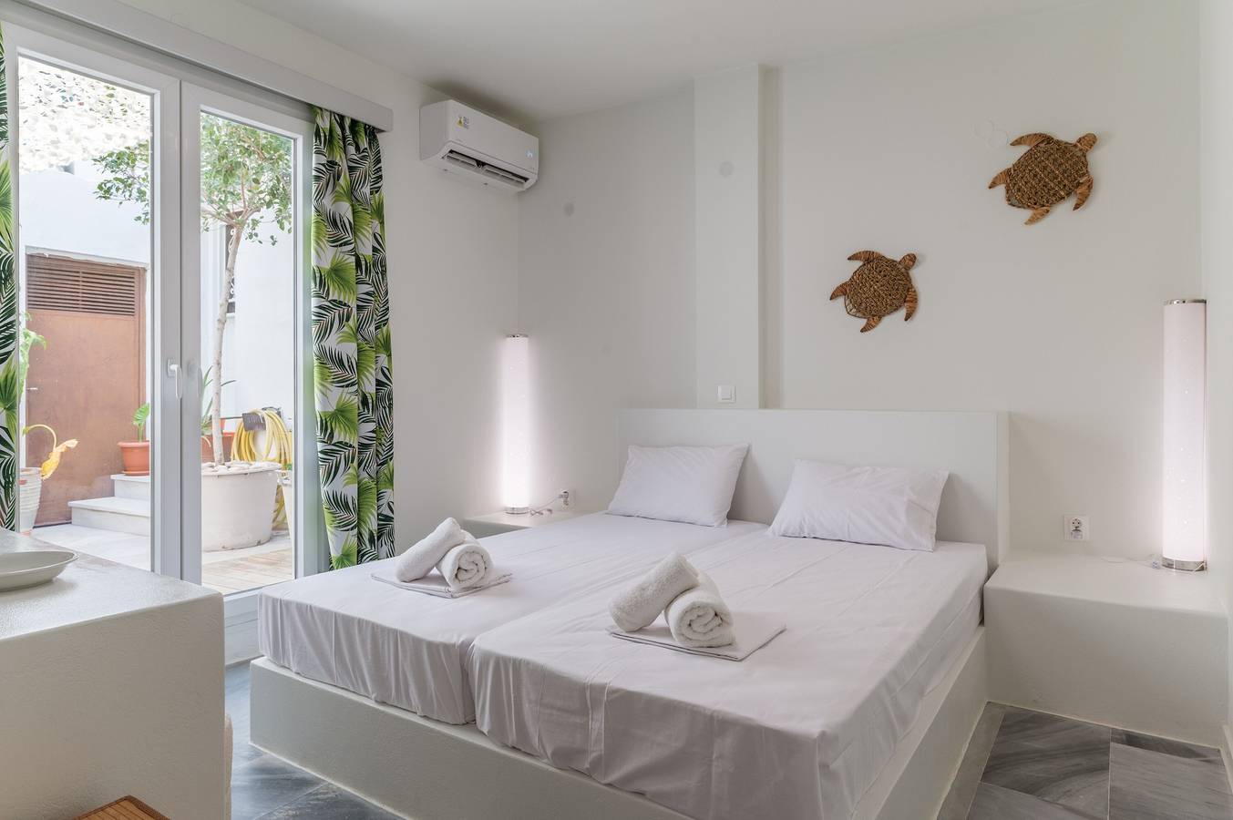 Hotell i Tinos från 68 kr per natt