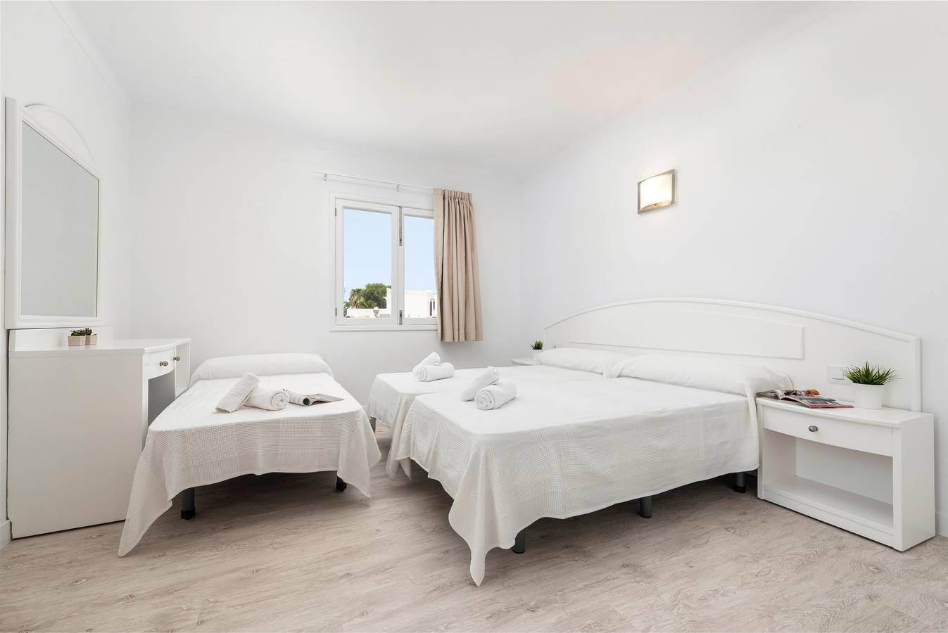 Hotell i Migjorn från 66 kr per natt