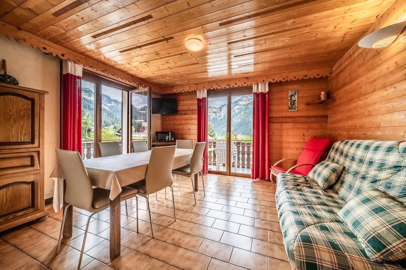 Hotell i Chatel från 131 kr per natt