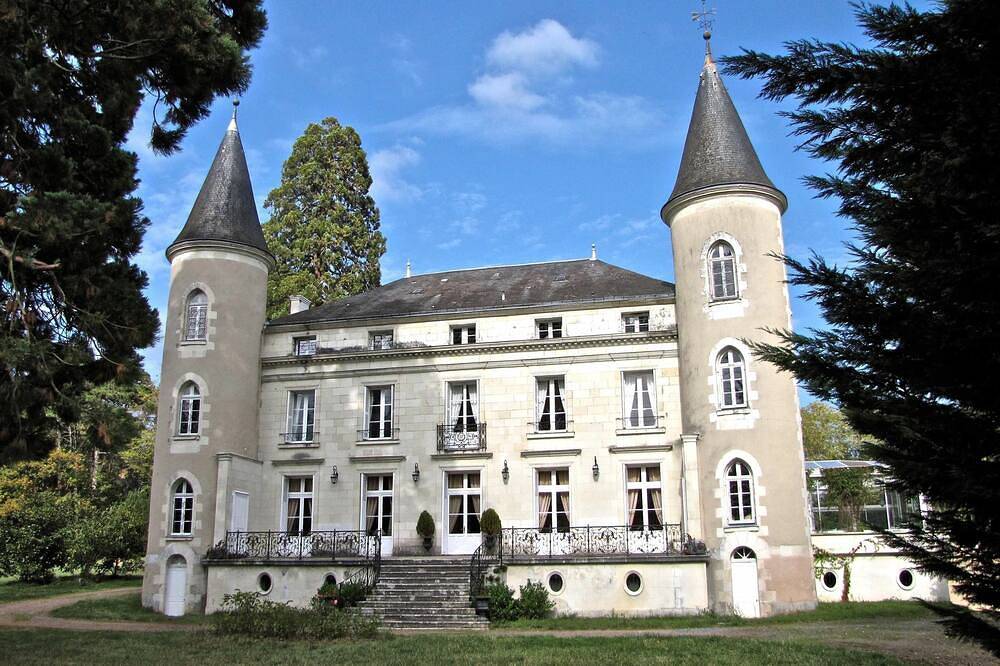 Hotell i Loches region från 137 kr per natt