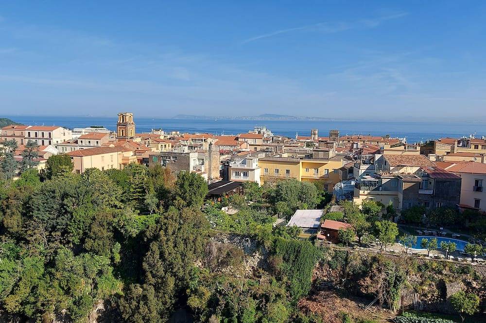 Hotell i Sorrento från 161 kr per natt