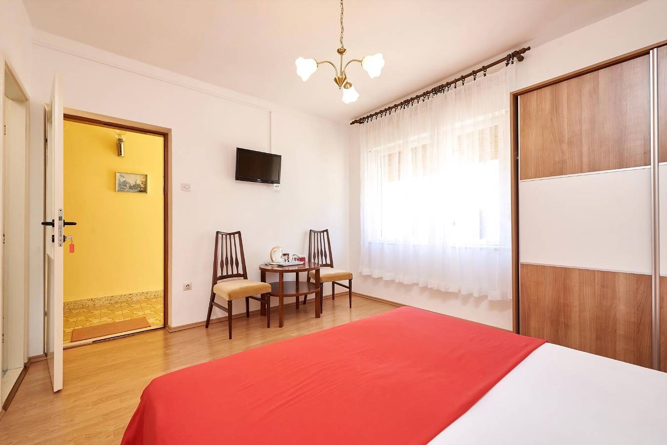 Hotell i Trogir från 57 kr per natt