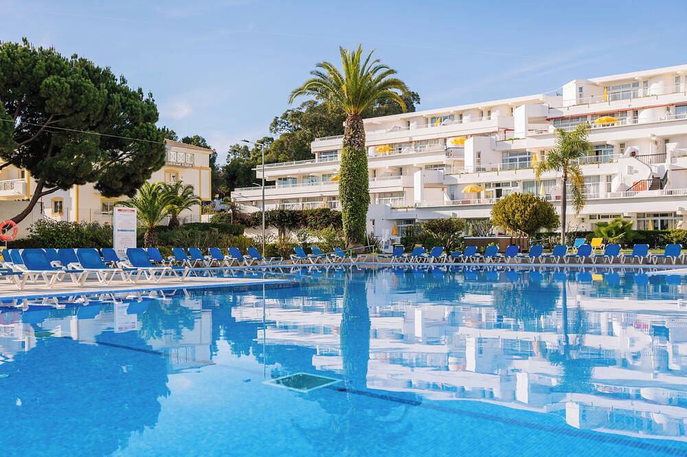 Hotell i Faro distrikt från 366 kr per natt