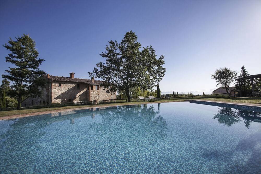 Hotell i Siena provins från 305 kr per natt