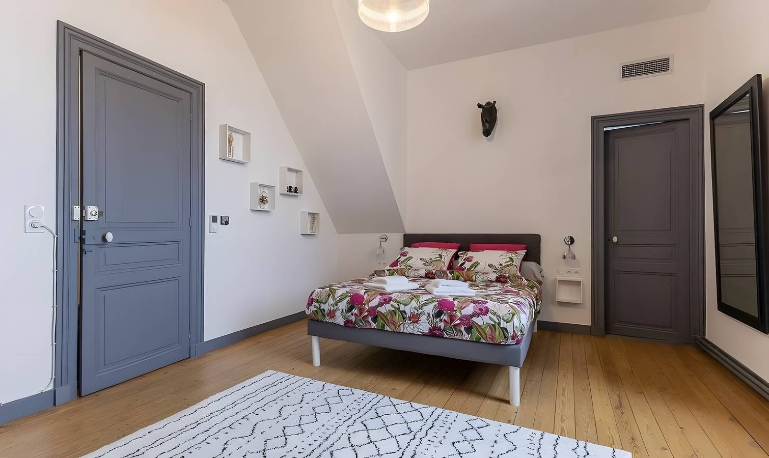 Hotell i Joze från 119 kr per natt