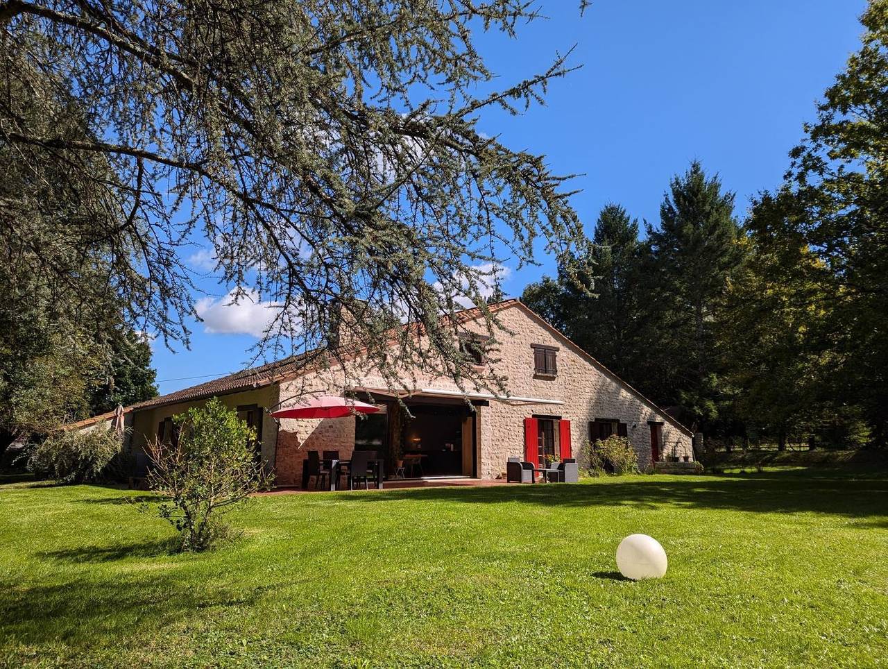 Hotell i Charente från 102 kr per natt
