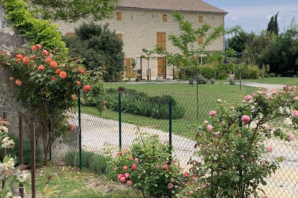 Hotell i Alès region från 185 kr per natt
