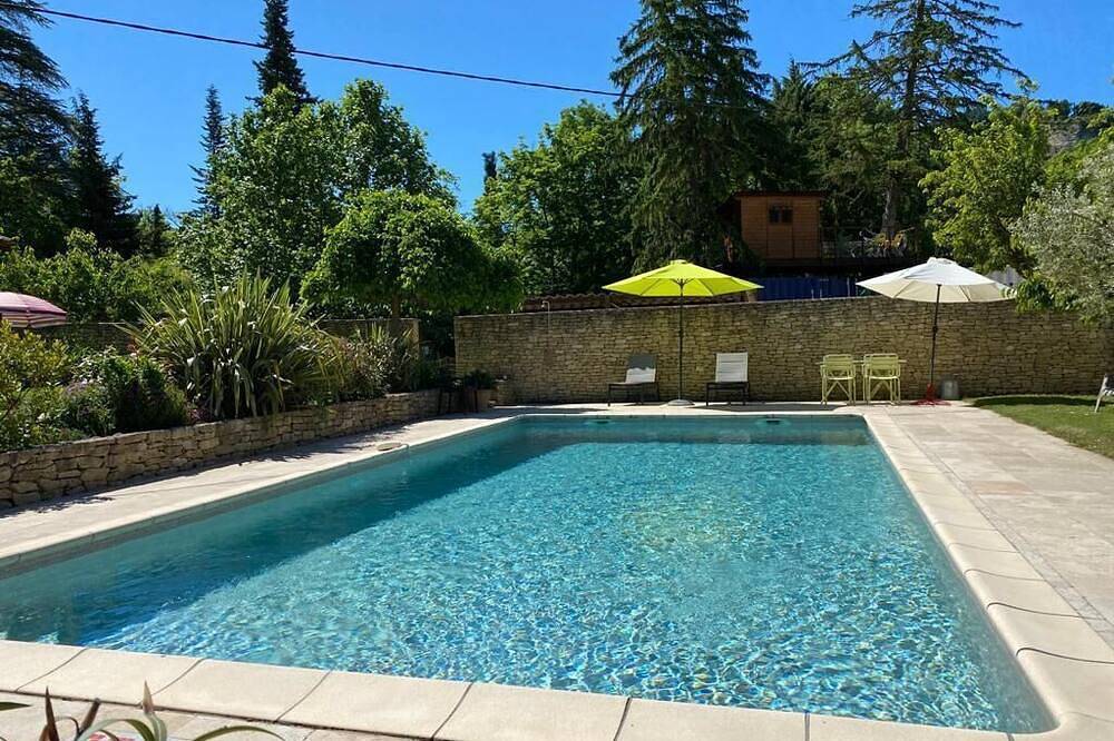 Hotell i Provence från 96 kr per natt