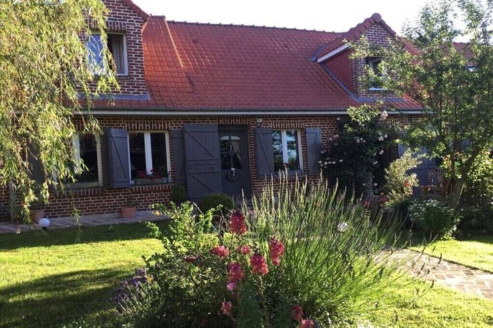 Hotell i Pierremont från 120 kr per natt