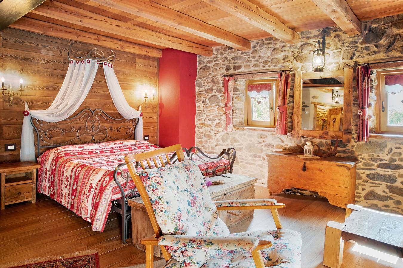 Hotell i Monno från 122 kr per natt