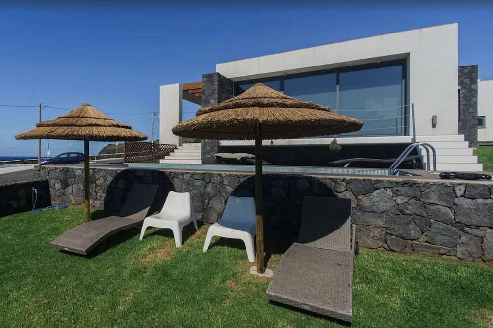 Hotell i Cinco Ribeiras från 215 kr per natt