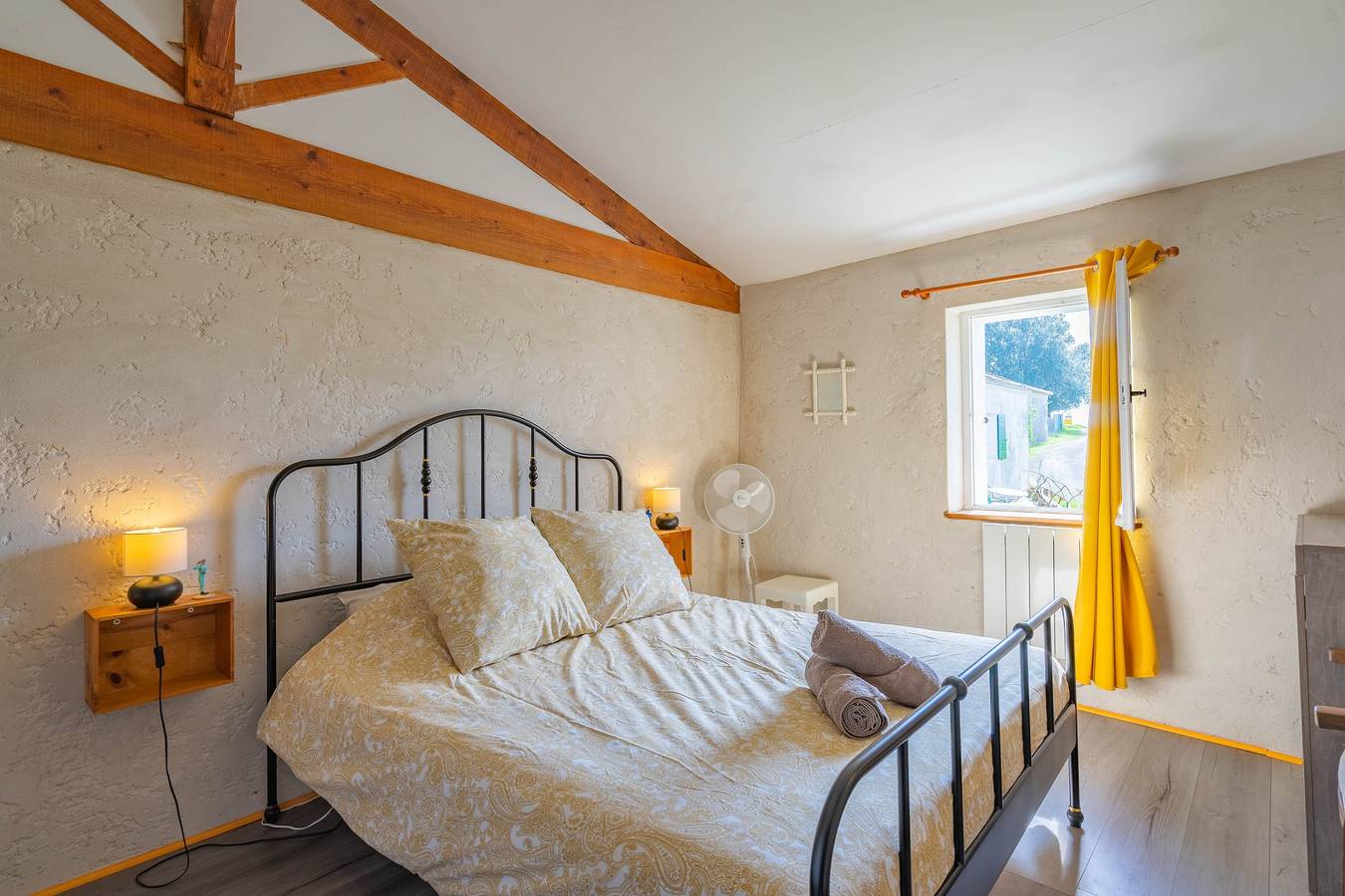 Hotell i Saintes region från 128 kr per natt