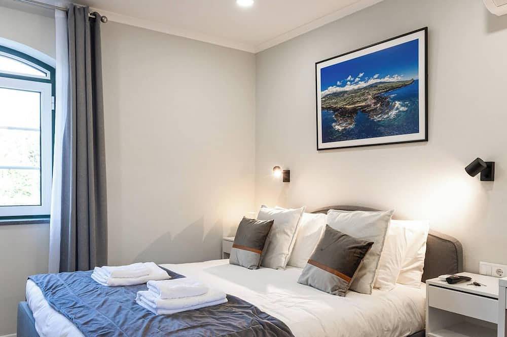 Hotell i Angra do Heroísmo från 36 kr per natt