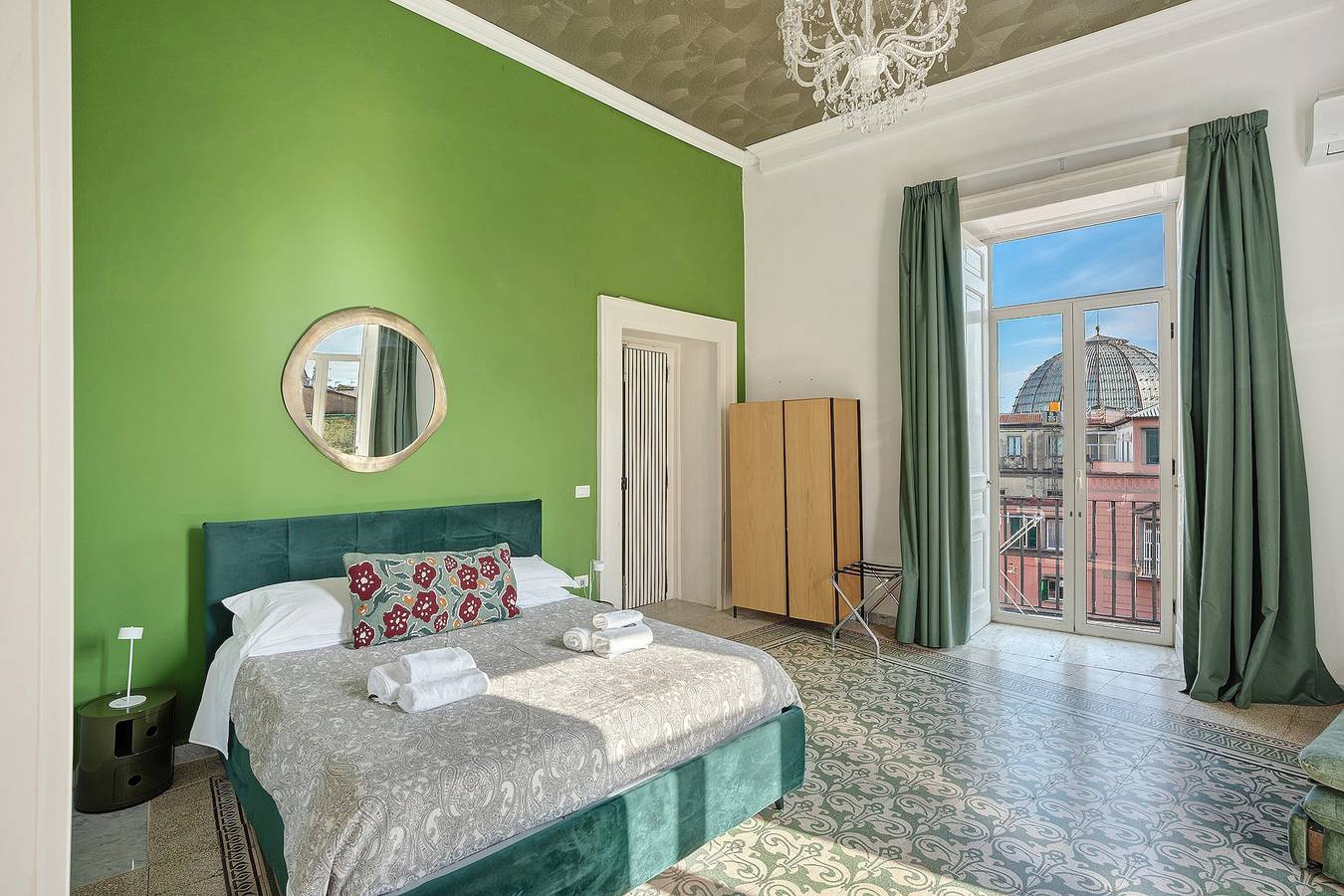 Hotell i Neapel från 150 kr per natt