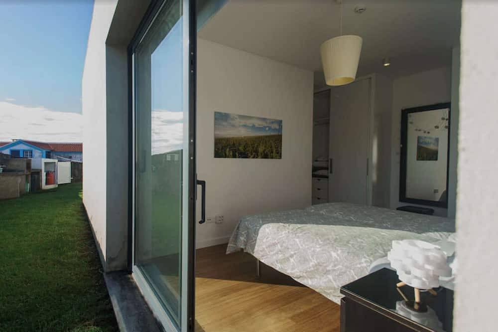 Hotell i Cinco Ribeiras från 125 kr per natt