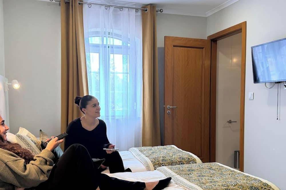 Hotell i Angra do Heroísmo från 36 kr per natt