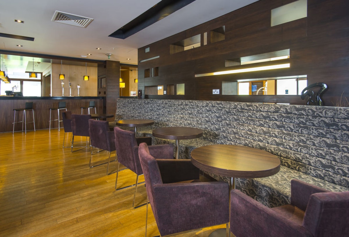 Sutton - Holiday Inn Express LONDON - EPSOM DOWNS by IHG