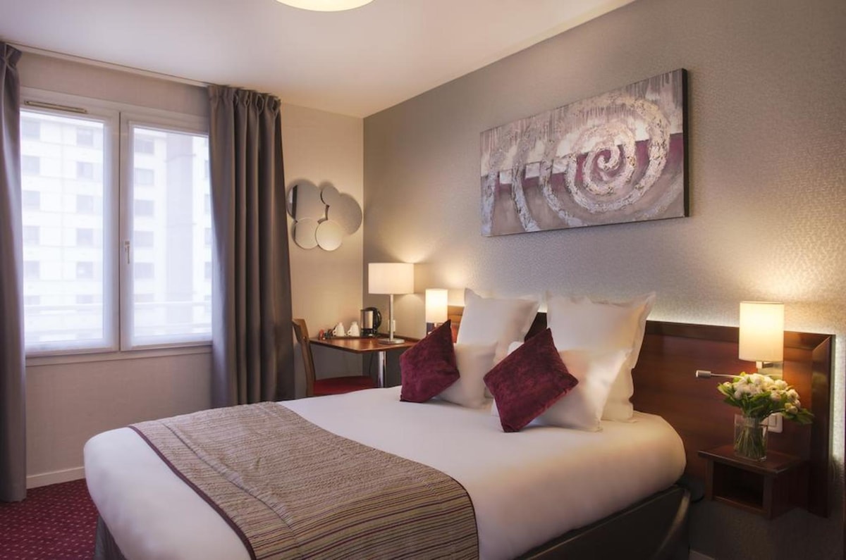 Stockholm - Paris - Hotel Izzy