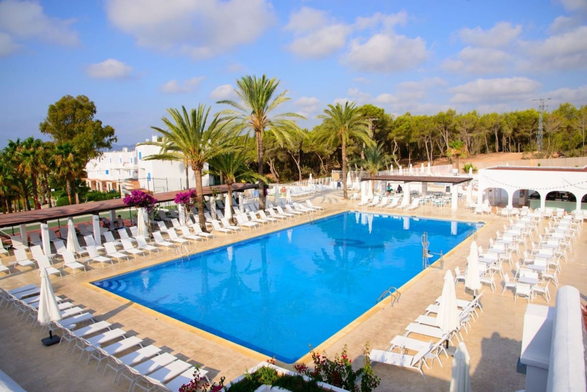 Santa Eulalia del Río - Cala Llenya Resort Ibiza
