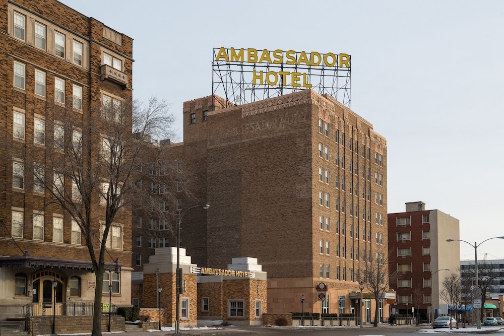 Milwaukee - Ambassador Hotel Milwaukee, Trademark Collection by Wyndham