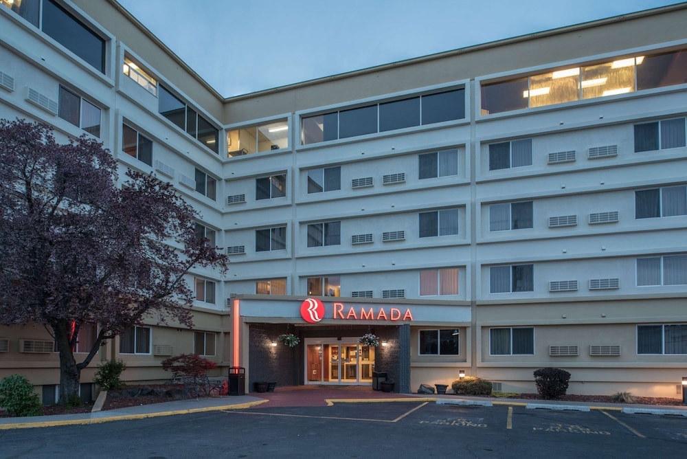 Spokane - Ramada by Wyndham Downtown Spokane