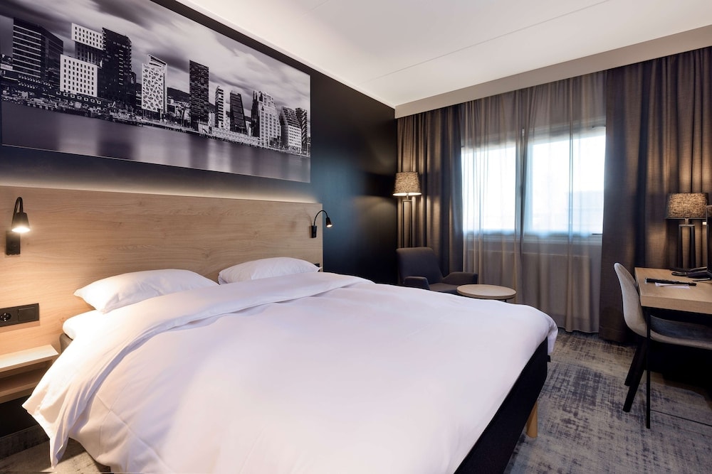 Gardermoen - Park Inn by Radisson Oslo Airport Hotel West