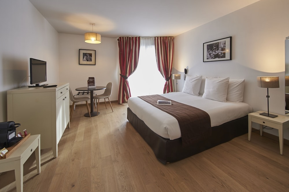 Poissy - Hotel Cerise Chatou