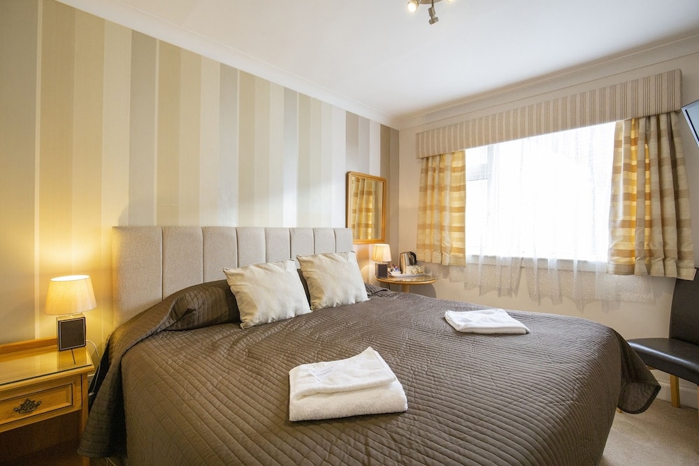 Stockholm - Edinburgh - Arden Guest House, Craigmillar Castle Edinburgh
