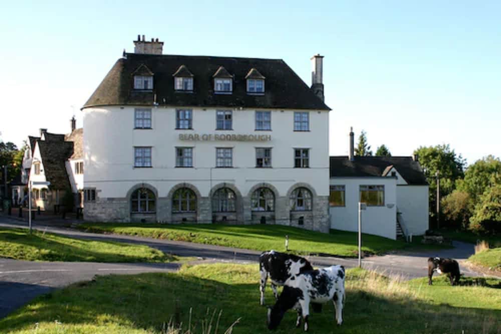 Painswick - The Bear Of Rodborough Hotel