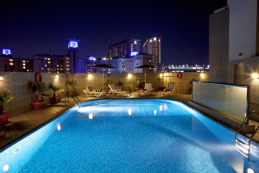 Dubai - Landmark Riqqa Hotel