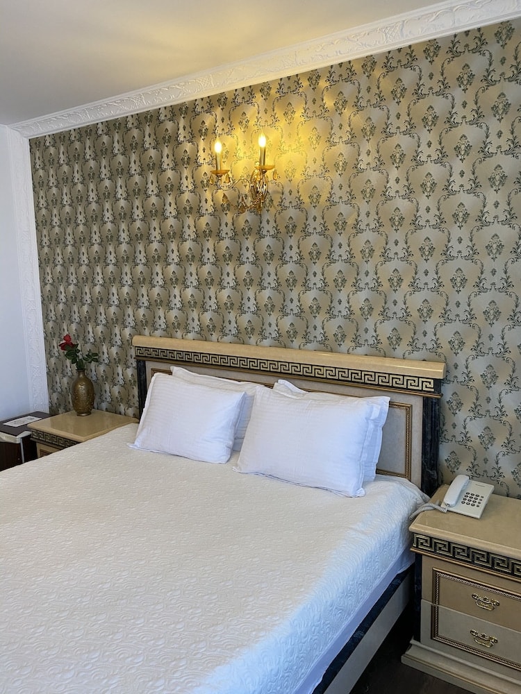 Malmö - Pristina - Hotel Adria