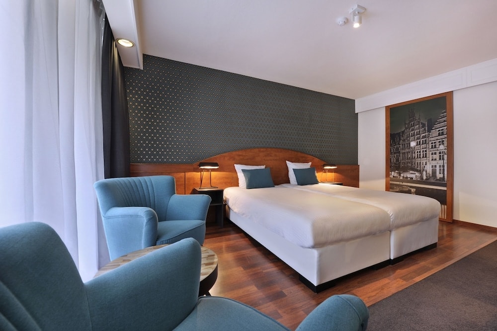 Sint-Martens-Latem - Van der Valk Hotel Nazareth-Gent