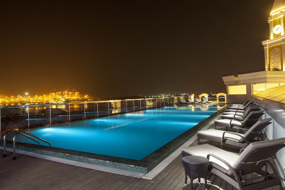 Kochi - Fragrant Nature Kochi - A Five star Classified Hotel