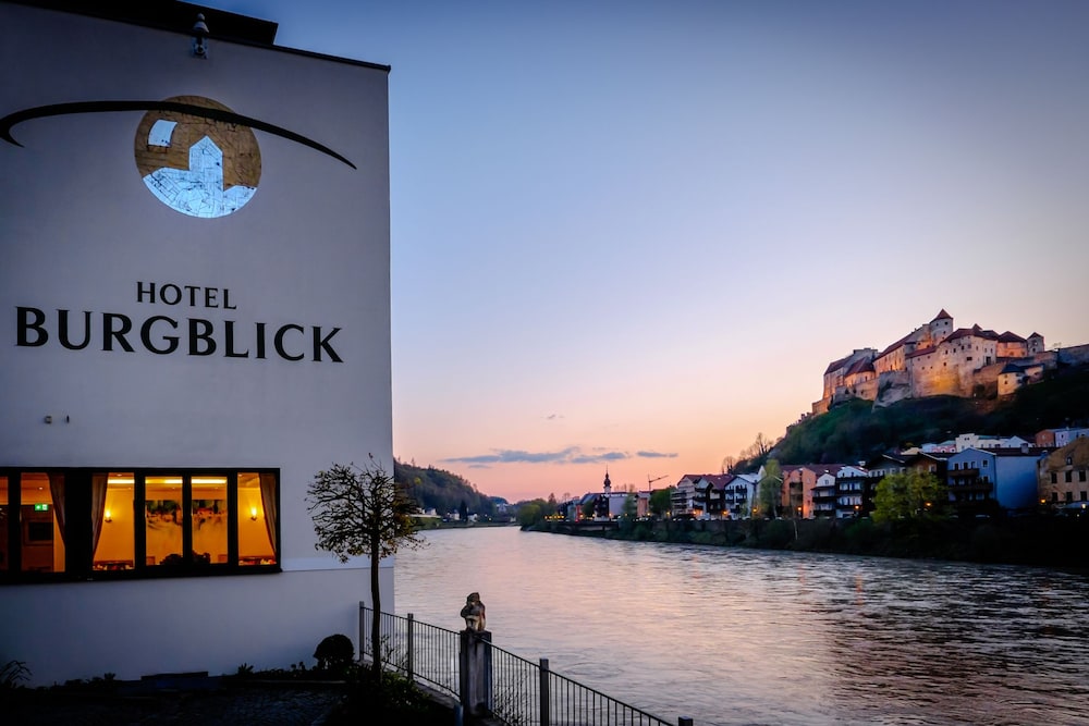 Burghausen - Hotel Burgblick, bei Burghausen