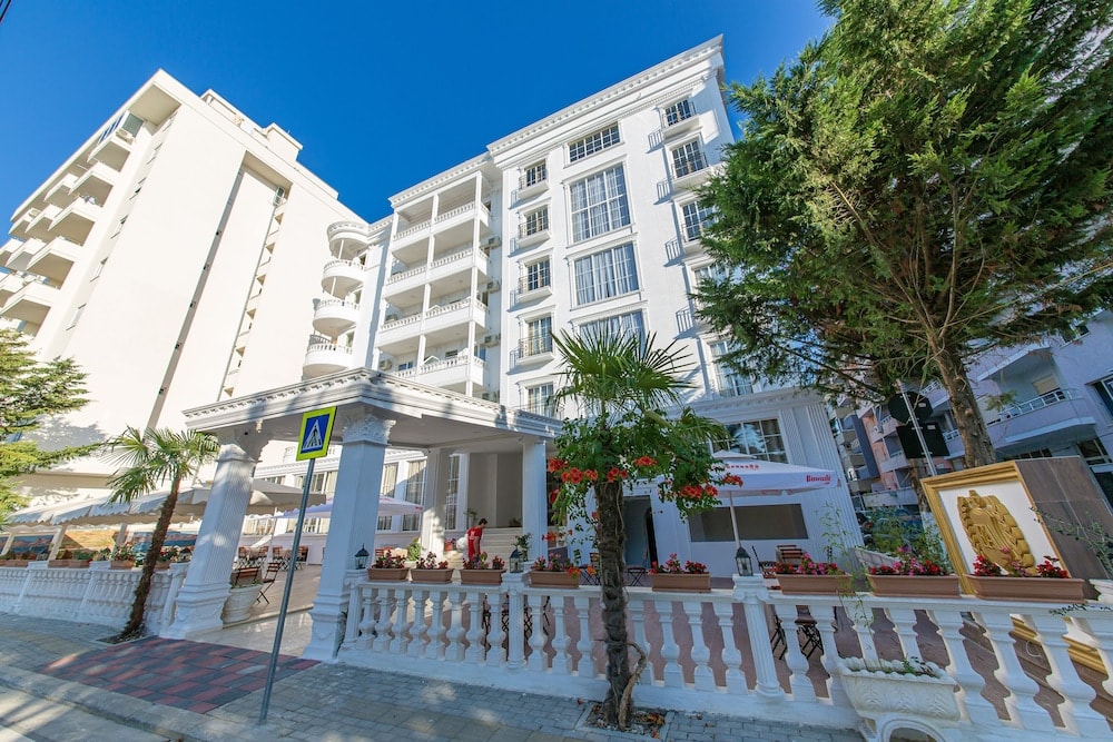 Göteborg - Durrës - Esal Hotel