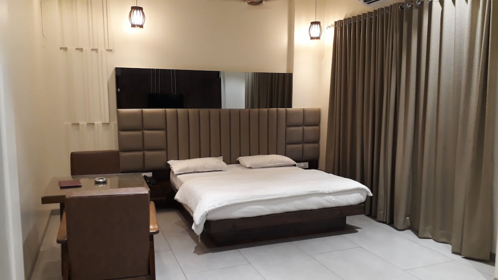 Kalyan - Hotel Central Park