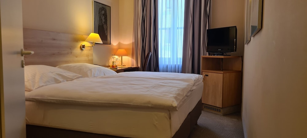 Pleinfeld - Hotel Garni "Am Ellinger Tor"