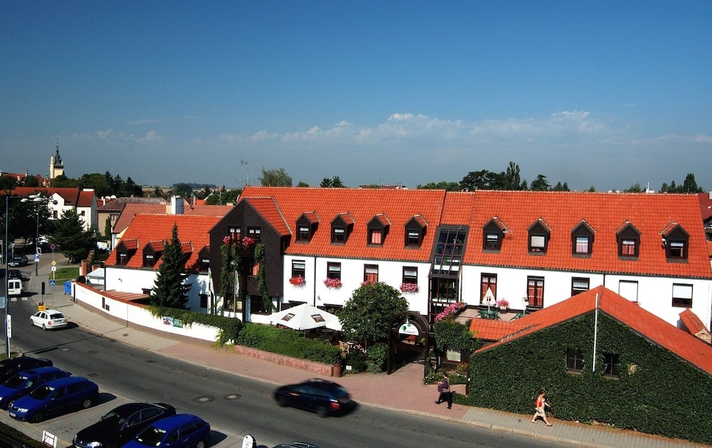Čestlice - Park Hotel Pruhonice