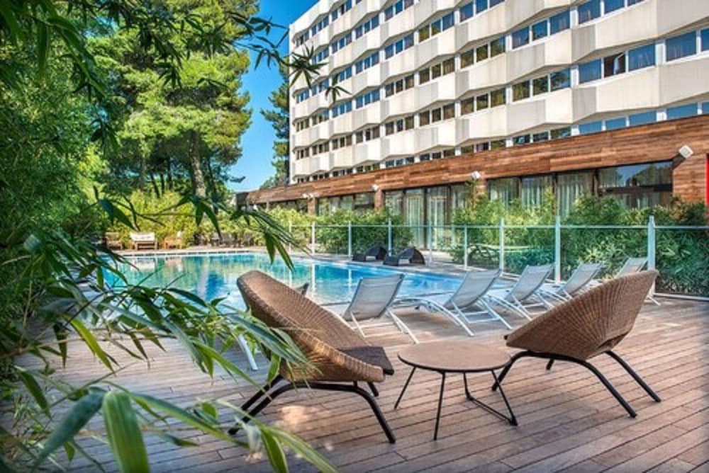 Nîmes - HÔTEL C SUITES chambres spacieuses